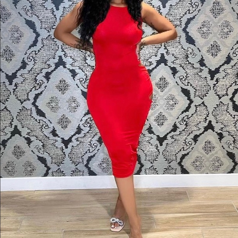 Sale‼️Bodycon cut out dress - Picture 3 of 7